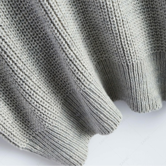 Zaful Grey V-Neck Twisted Back Sweater - Picture 7 of 11